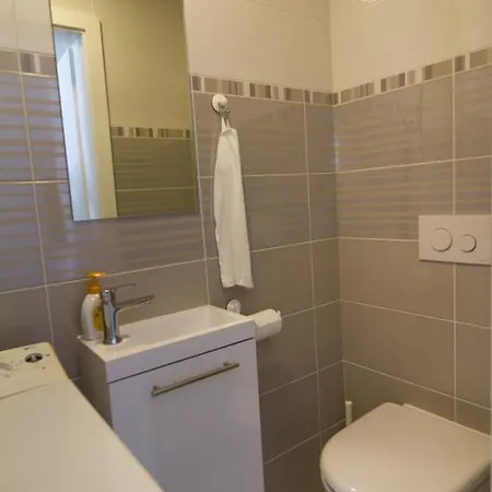 Apartment Sarc *